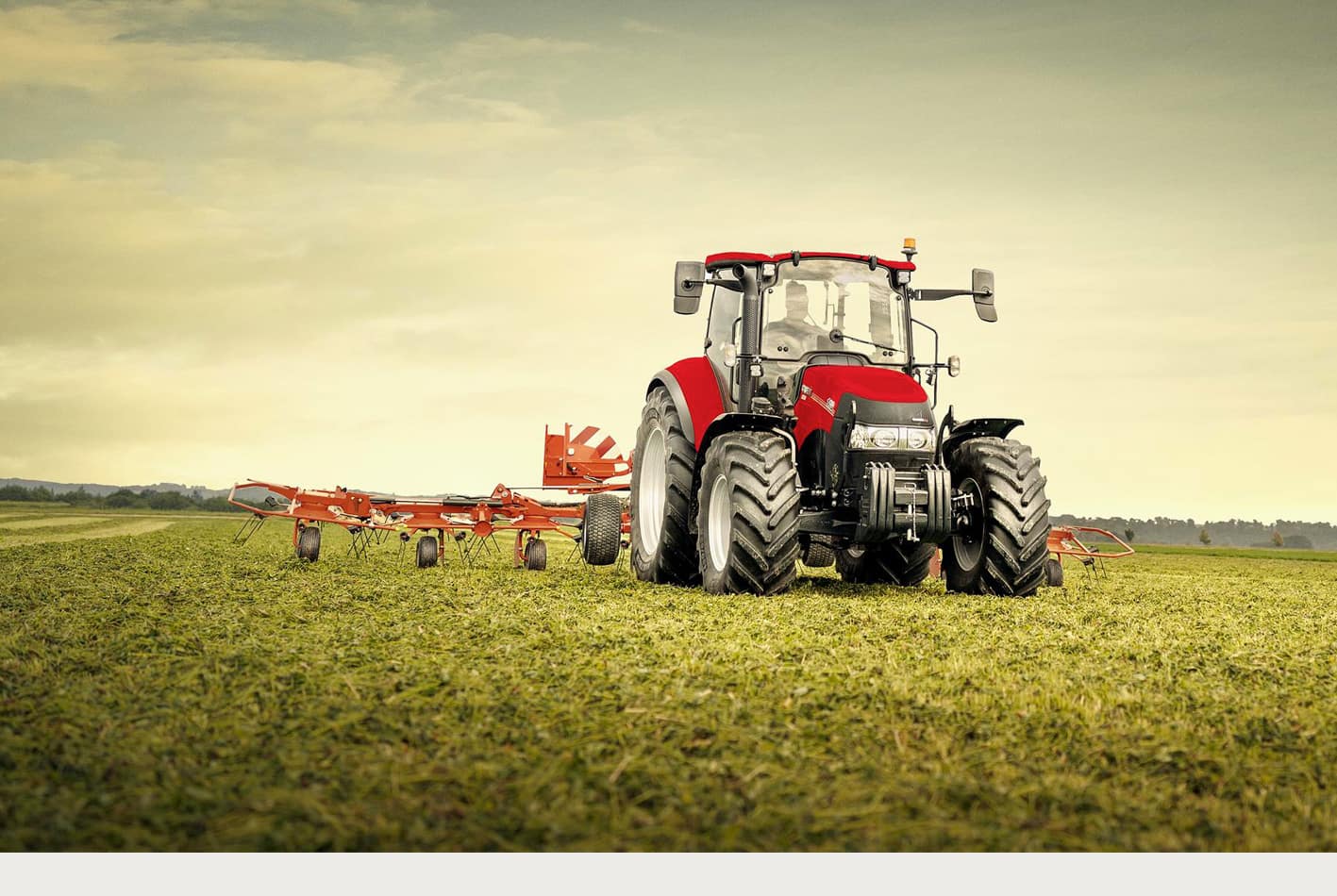 Case IH Luxxum 120-produktbild enligt OEM-assetens benämning; ingen läsbar modellbadge eller transmission syns.