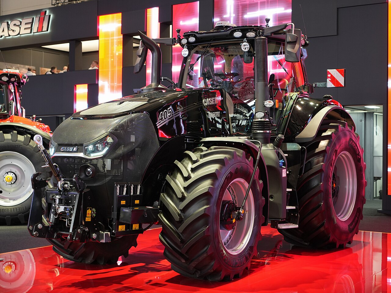 Case IH Magnum 405 Black Edition på Agritechnica 2025; 405-märkningen syns på motorhuven.