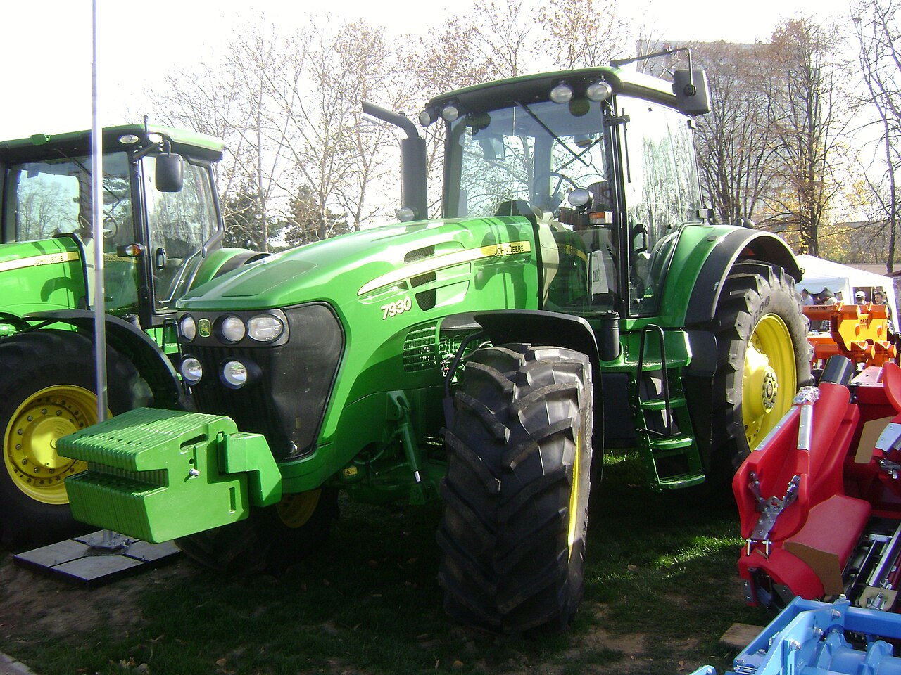 John Deere 7930 med tydlig modellmärkning.