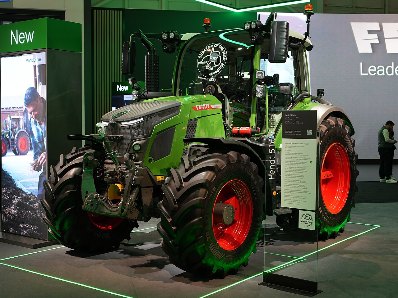 Grön Fendt 516 Vario Profi+ fotograferad snett framifrån på Agritechnica 2025.