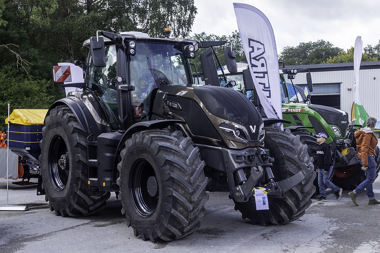 Valtra Q305 vid Gotlands Skördefestival